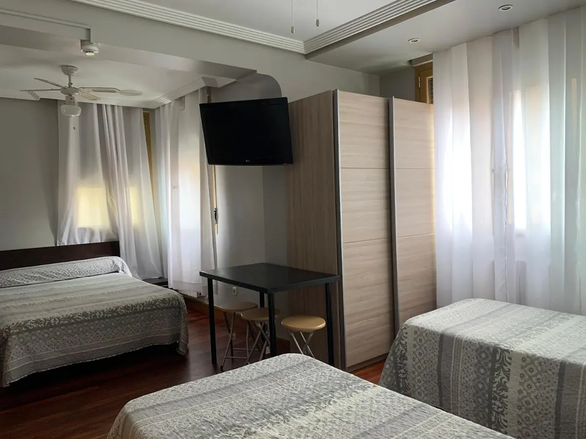 Pension Bowling Irun Guest house